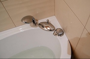 Установка смесителя на ванну в Щигры